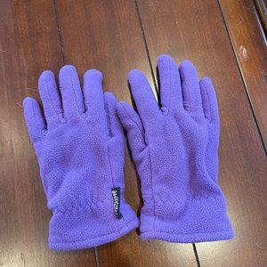 Fuzzy outdoor gloves, color: purple, Thinslate, great condition